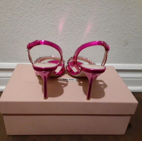 Miu Miu - Picture 5 of 7